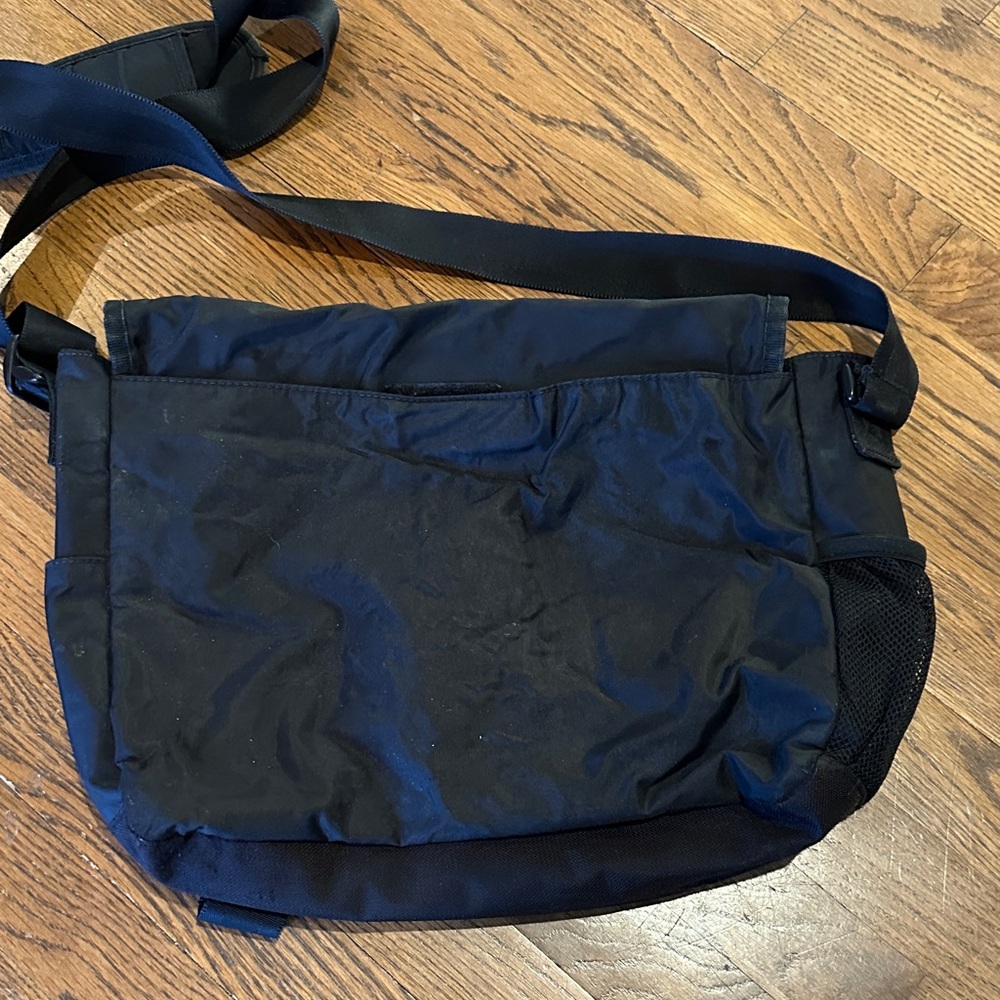 Polo by Ralph Lauren Classic Black Messenger Bag! - Picture 7 of 11